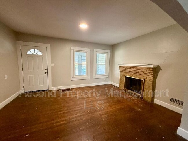 Building Photo - 203 N St Marks Ave