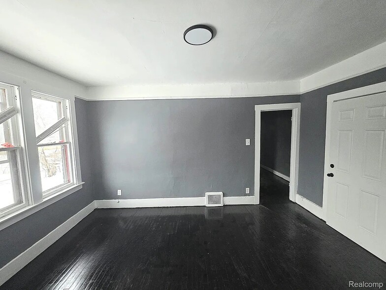 Building Photo - 2676 Sturtevant St