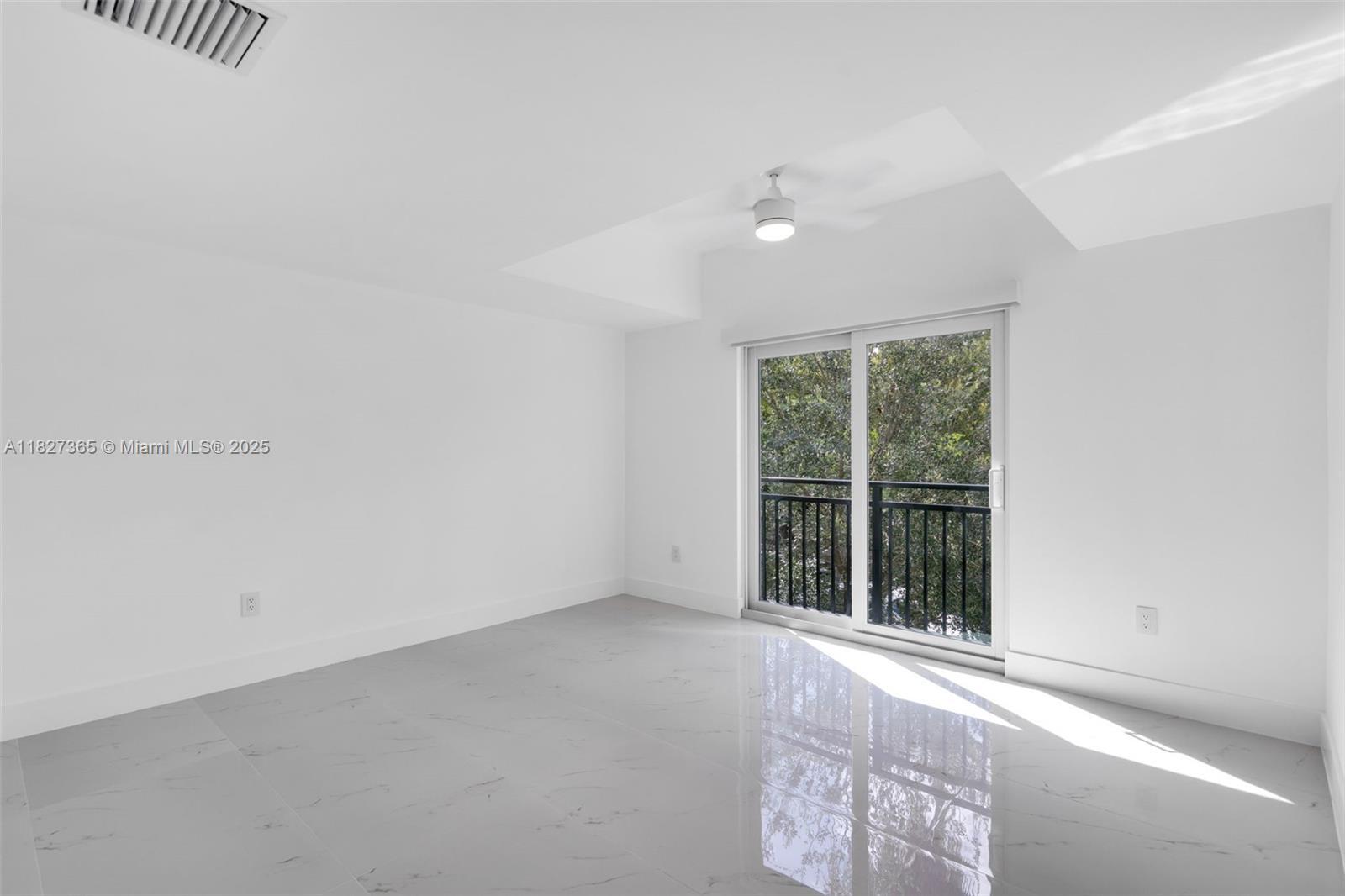 Building Photo - 2510 SW 2nd Ave