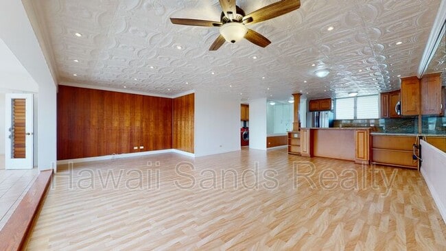 Building Photo - 1717 Ala Wai Blvd