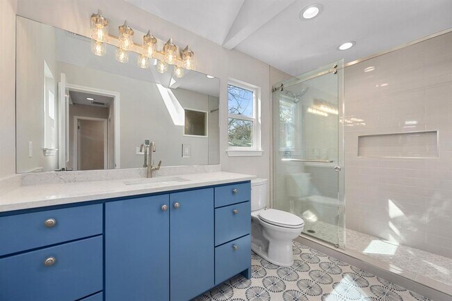 Building Photo - 3904 Tonkawa Trail