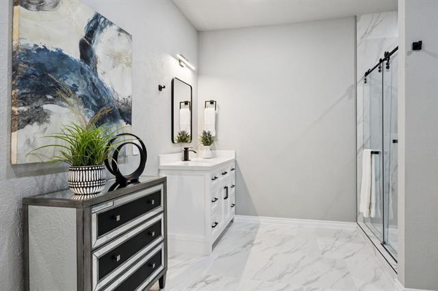 Building Photo - 10 Chisholm Trail