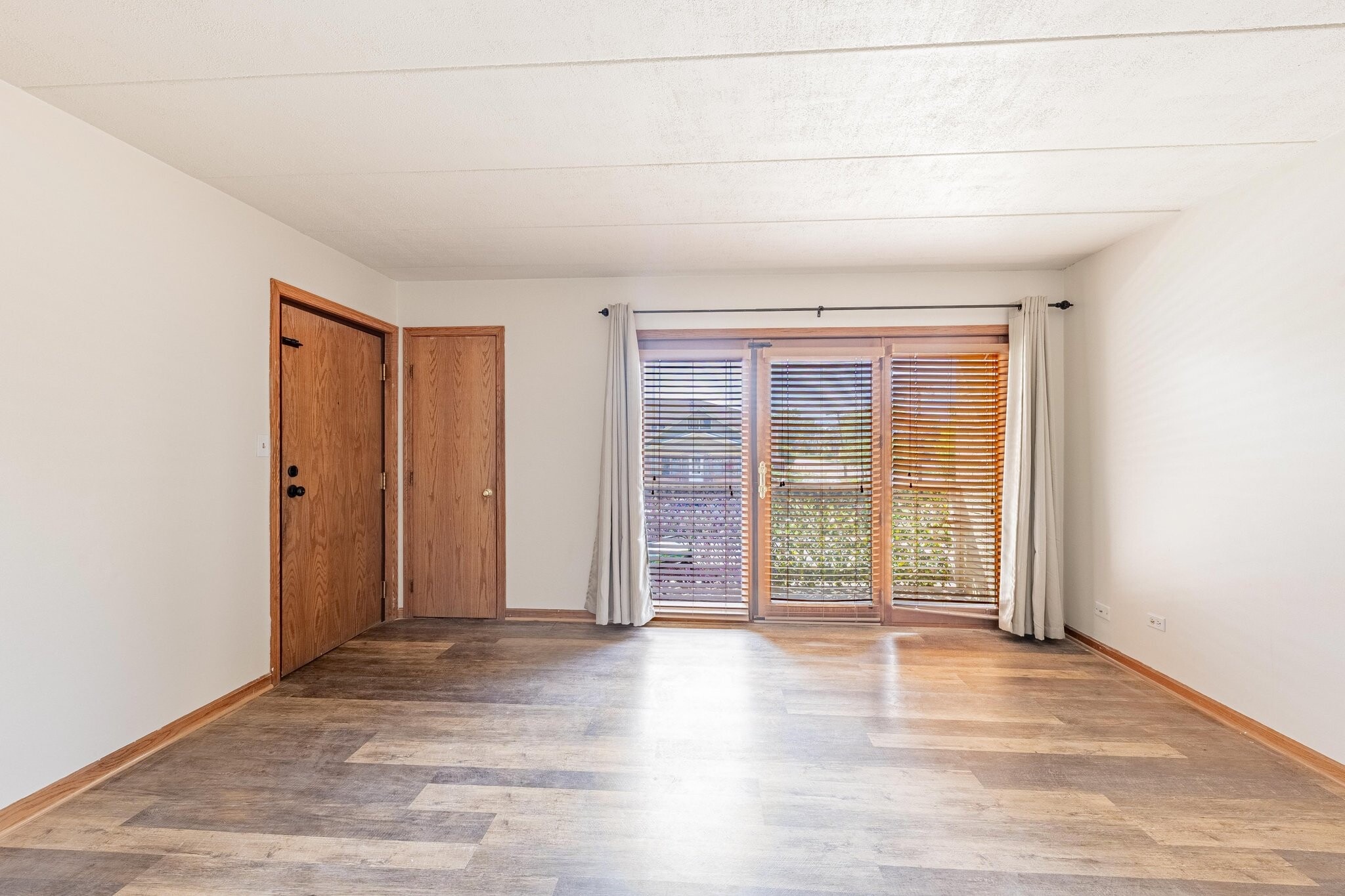 Building Photo - 3103 Grove Ave