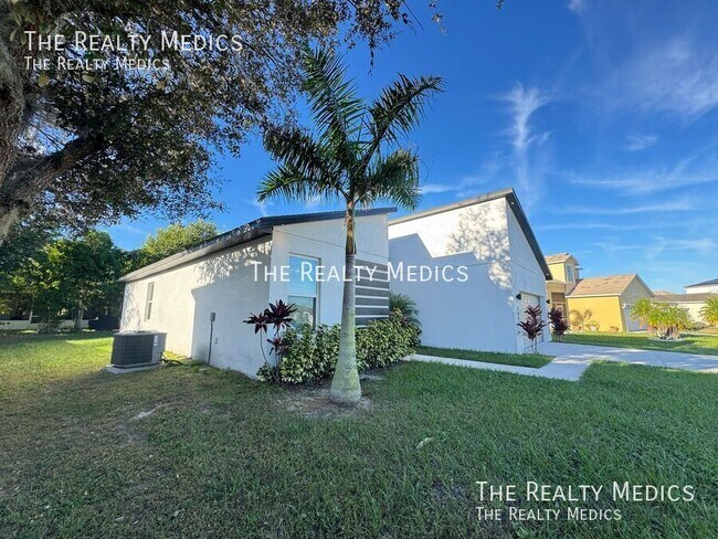 Building Photo - 304 Big Sioux Ln