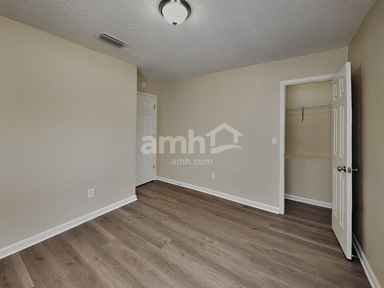Building Photo - 3631 Silver Bluff Blvd