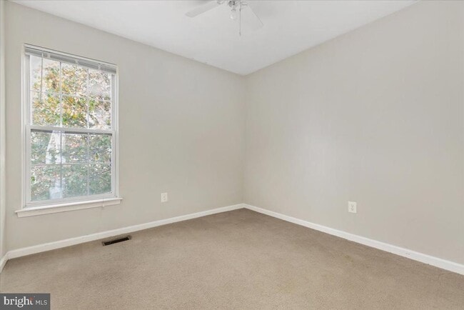 Building Photo - 18688 Potomac Station Dr