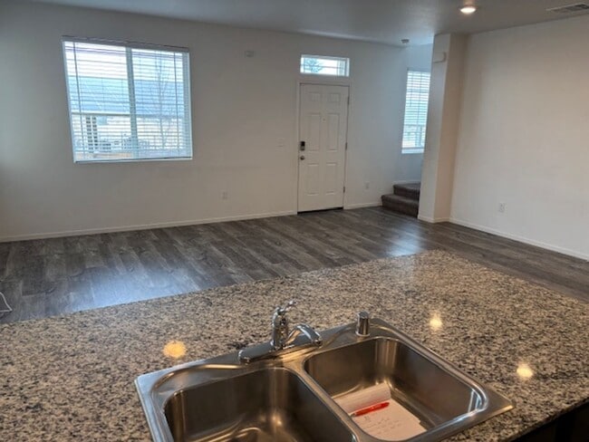 Building Photo - Lemmon Valley Townhouse