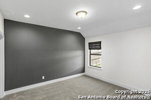 Building Photo - 3041 Bristow Pk
