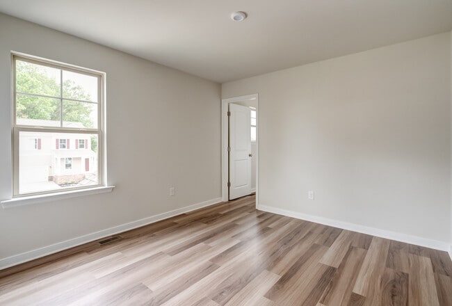 Building Photo - 321 Northfield Hts Ln