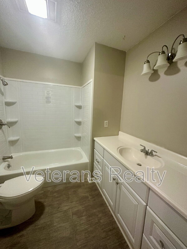 Building Photo - 2316 Demaret Dr