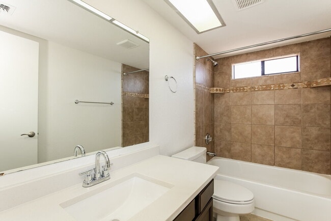 Building Photo - 15806 N 38th Ave