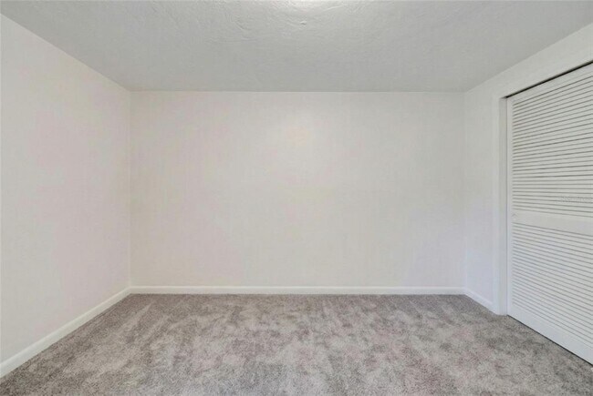 Building Photo - 4112 Hampton Dr