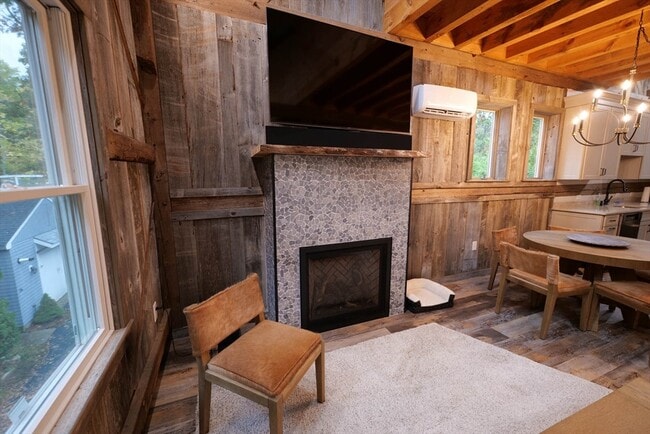 Building Photo - 23 Winter St