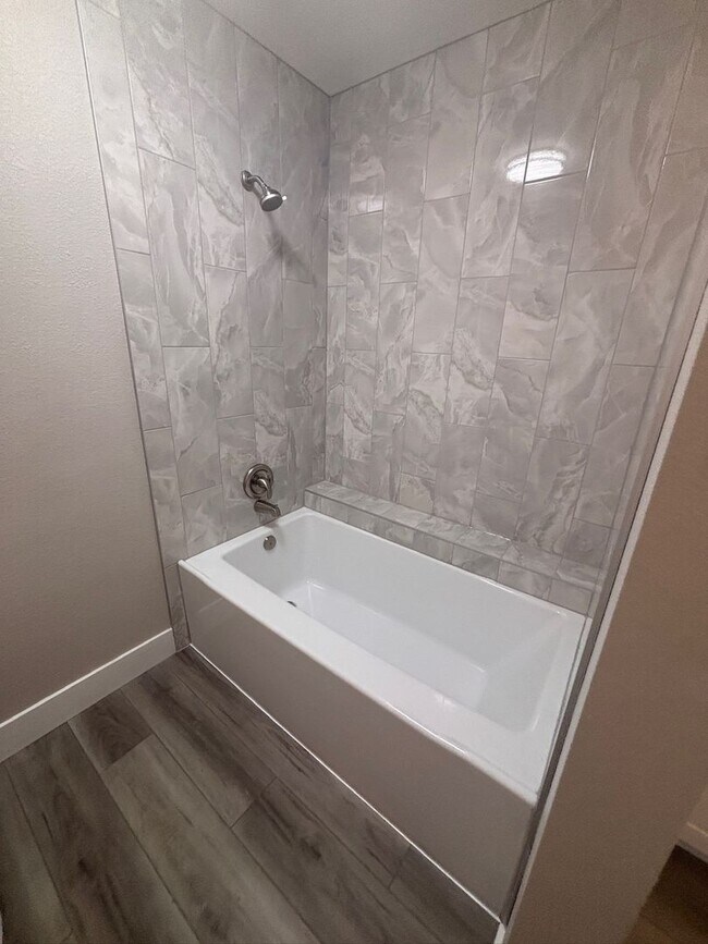 Building Photo - Newly Renovated Two Bedroom Condo