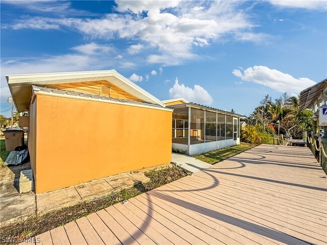 Building Photo - 2115 St Croix Ave