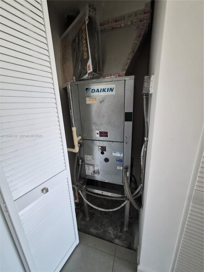 Building Photo - 5350 NW 84th Ave