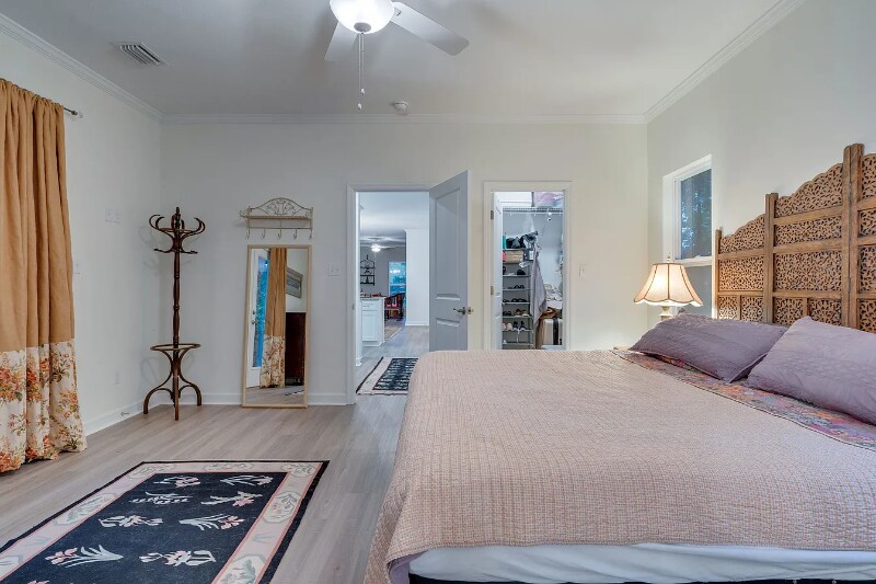 Primary Photo - 624 W 7th Ave