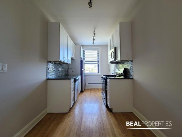 Building Photo - 1 bedroom in CHICAGO IL 60647