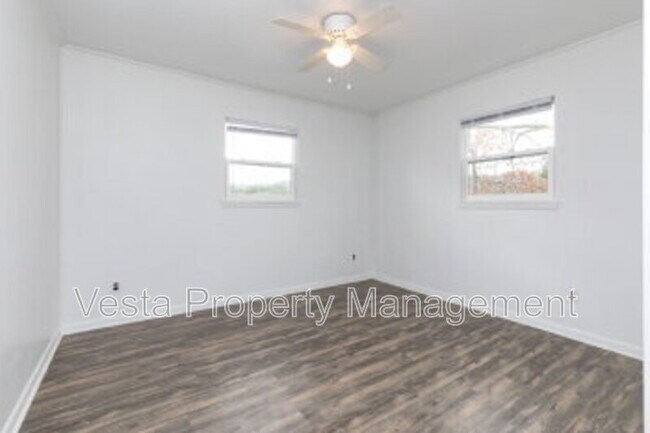 Building Photo - 130 Reems Creek Rd