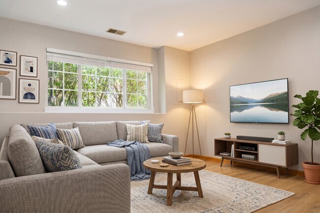 Building Photo - 3467 Ravinia Cir