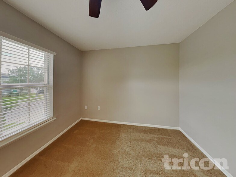 Building Photo - 1227 Carey Glen Cir