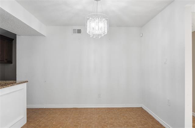 Building Photo - 1549 Bosque Dr