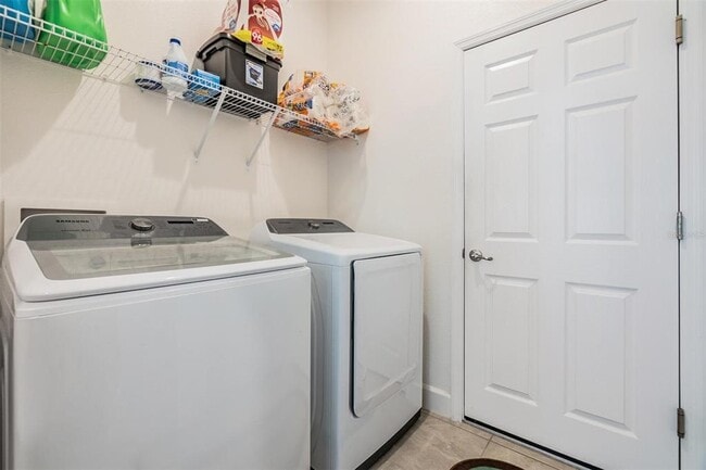 Building Photo - 5547 Del Coronado Dr