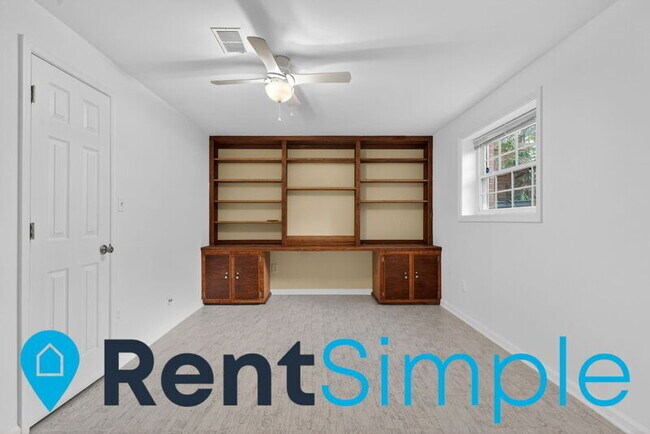 Building Photo - 13136 Ashnut Ln