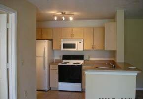 Building Photo - 2 br, 2 bath Condo - 940 Village Trl