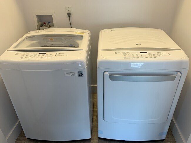 Building Photo - 1779 W Dalmeny Way