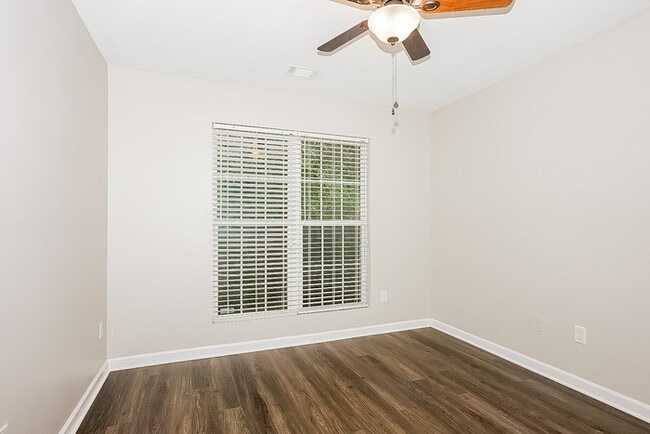 Building Photo - 557 Stirling Bridge Rd