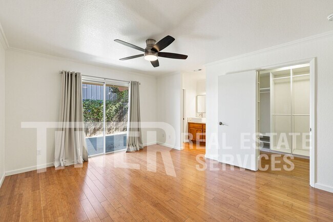 Building Photo - 3863 Olivebranch Ln