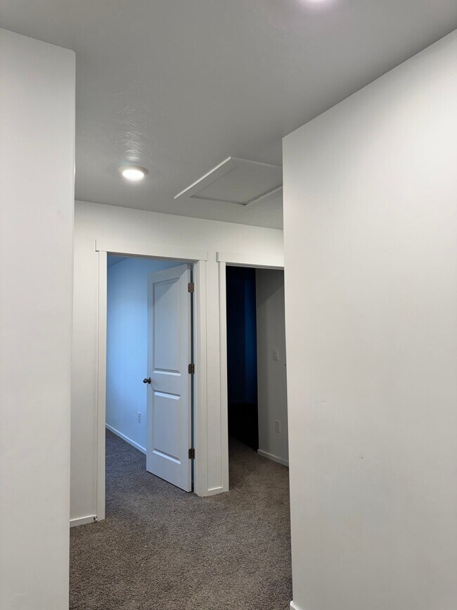 Building Photo - 241 Portside Ln