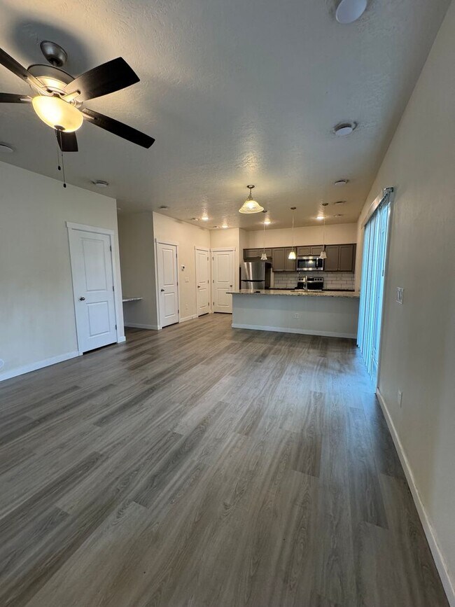 Building Photo - 2303 E Spice Lp