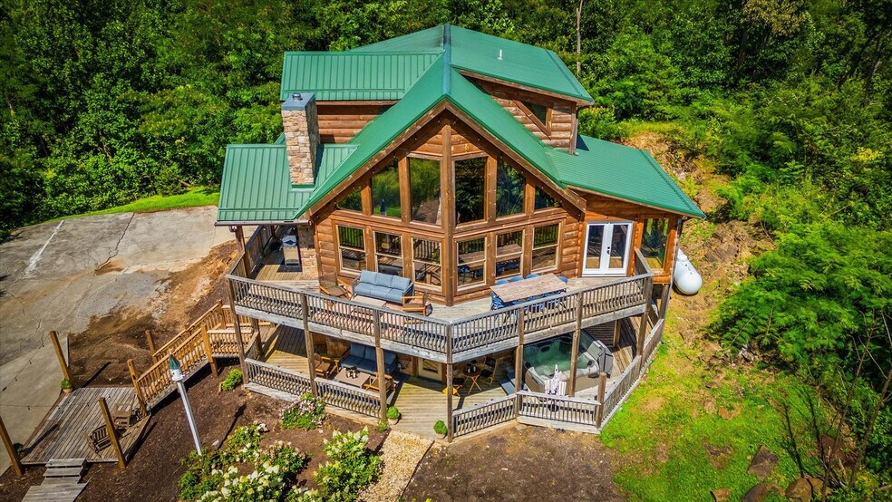 Building Photo - 208 Tunnel Ridge Dr