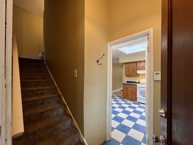 Building Photo - Outdoor Oasis: Charming 3 Bed 2 Bath House!