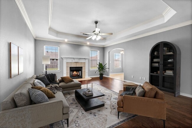 Building Photo - Beautiful Spacious Home w/ Community Clubhouse and Pool!