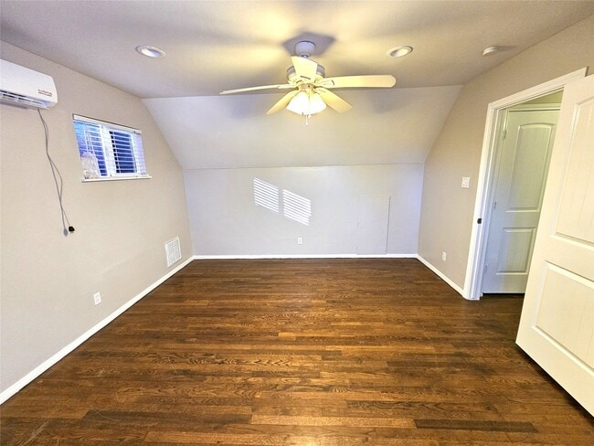 Building Photo - 510 Baywood Dr