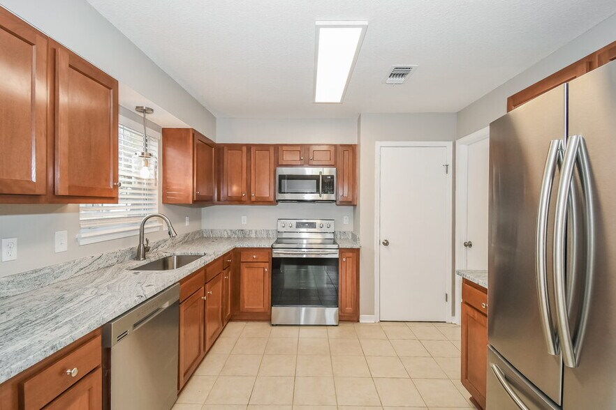 Building Photo - 8476 Allwine Ct