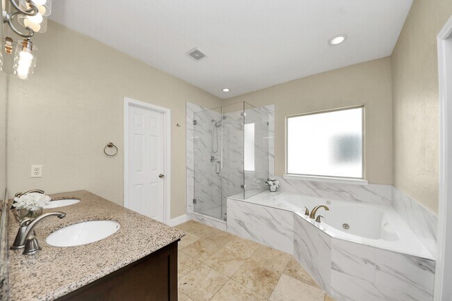 Building Photo - 1493 Silverado Dr