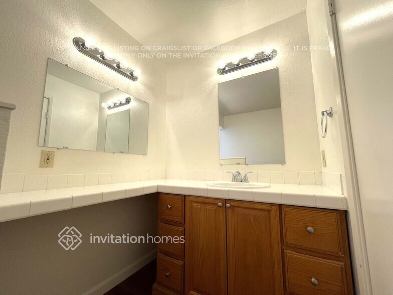 Building Photo - 2875 Georgia Dr