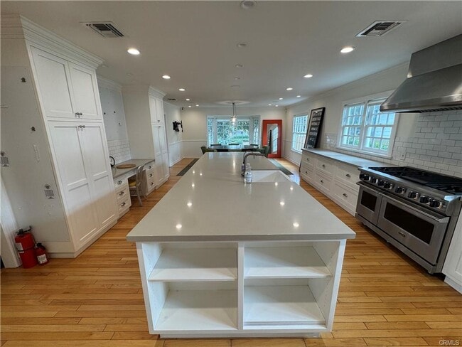 Building Photo - 4455 California Ave