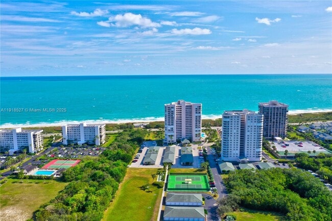 Building Photo - 5051 N Hwy A1A