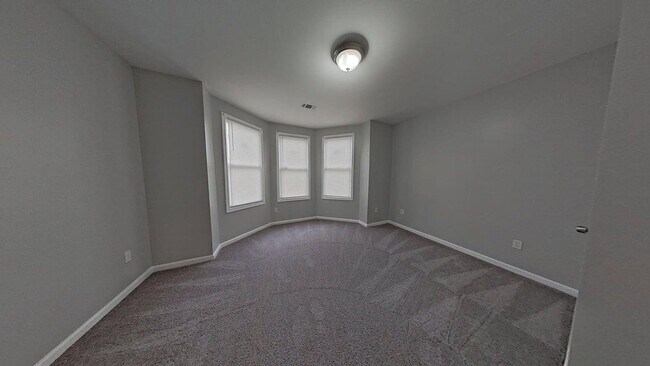 Building Photo - 6032 Walnut St