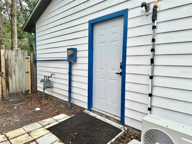 Building Photo - 4321 NW 20th Dr
