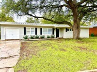 Building Photo - Beautifully Remodeled Home in Mountainview Area