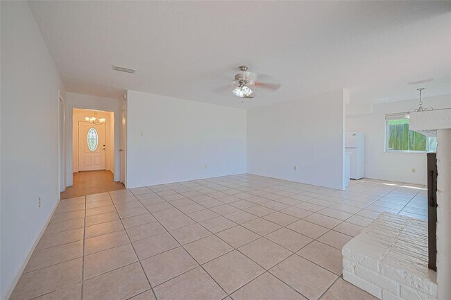 Building Photo - 719 Ramada Dr