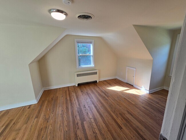Building Photo - 3523 Chapel Dr