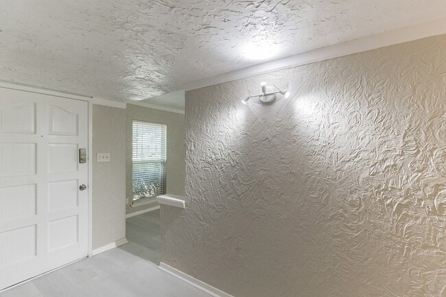 Building Photo - 3117 San Diego Dr