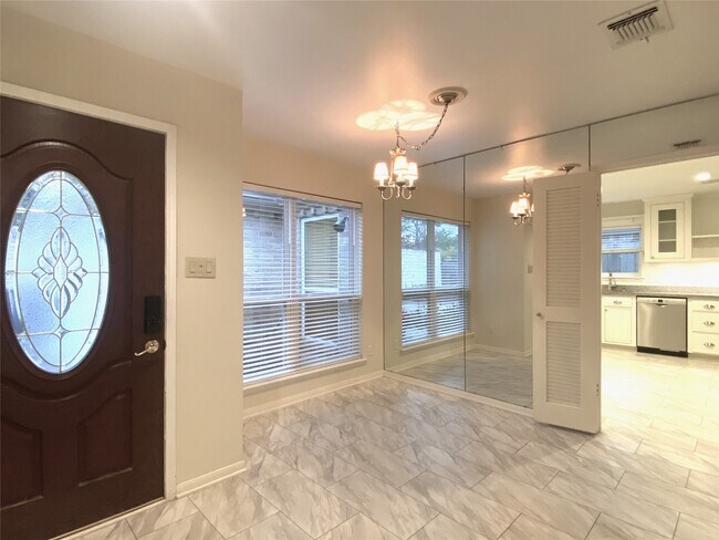 Building Photo - 1814 Cherry Bend Dr